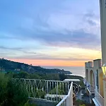 Faraglioni Di *